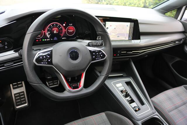 Volkswagen GOLF 2.0 TSI GTI DSG (Panoramadak Carplay ACC Camera Keyless IQ-Light 19InchLMV Pdc V+A PrivacyGlass)