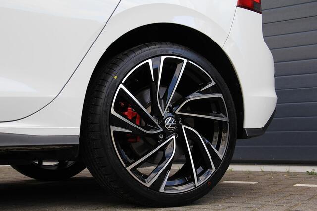 Volkswagen GOLF 1.4 eHybrid GTE 19" Adelaide | Sfeerverlichting | Apple Carplay | Parkeersensoren rondom | Nieuwstaat!
