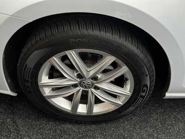 Volkswagen GOLF 1.0 TSI Highline DSG Camera Stoelvrwm Led