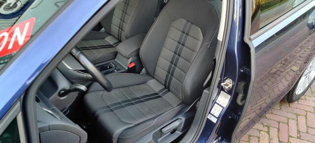 Volkswagen GOLF 1.0 TSI Connected , Navi , PDC , Camera , App-Connect
