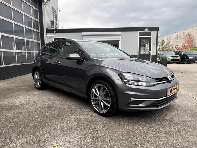Volkswagen GOLF 1.0 TSI Comfortline Business Stoelverwarming Carplay Camera