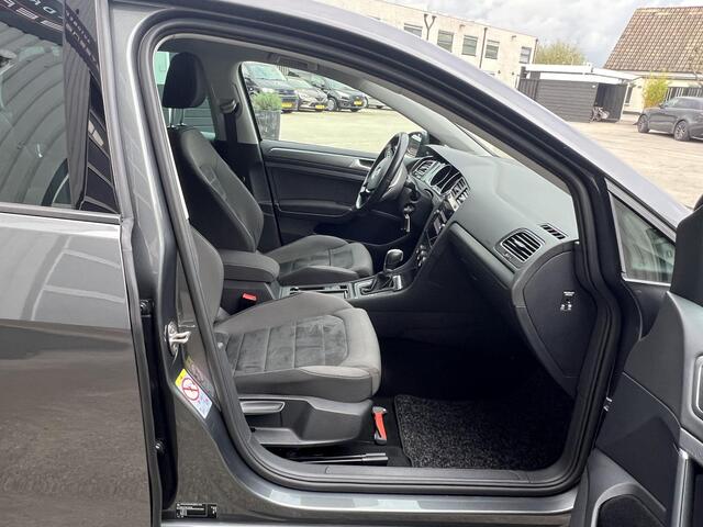 Volkswagen GOLF 1.0 TSI Comfortline Business Stoelverwarming Carplay Camera