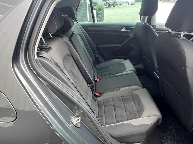 Volkswagen GOLF 1.0 TSI Comfortline Business Stoelverwarming Carplay Camera