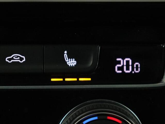 Volkswagen GOLF 1.0 TSI R Line | Stoelverwarming | Camera | Virtual Cockpit | Carplay | Adaptive cruise | Massage | Navigatie | Climate control | Parkeerhulp