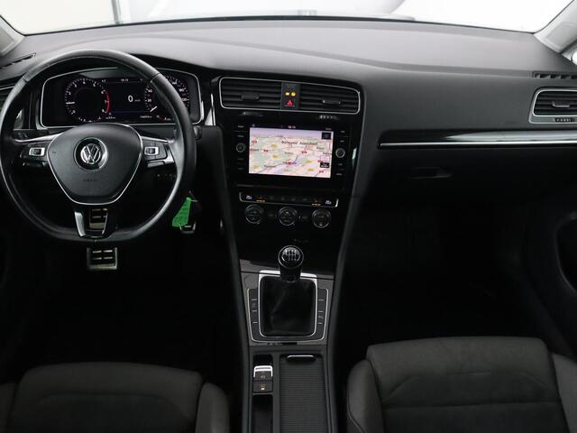 Volkswagen GOLF 1.0 TSI R Line | Stoelverwarming | Camera | Virtual Cockpit | Carplay | Adaptive cruise | Massage | Navigatie | Climate control | Parkeerhulp