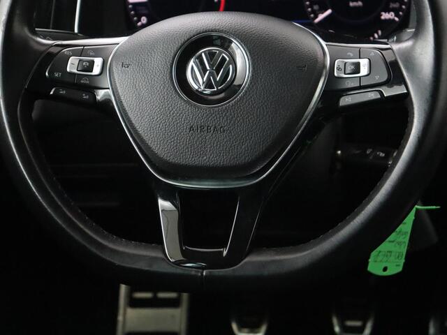 Volkswagen GOLF 1.0 TSI R Line | Stoelverwarming | Camera | Virtual Cockpit | Carplay | Adaptive cruise | Massage | Navigatie | Climate control | Parkeerhulp