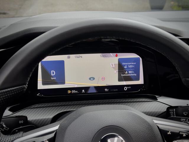 Volkswagen GOLF 1.5 eTSI AUT7 R-LINE PANODAK SPORT-INT NAVI DIGI-DASH APPLE-CARPLAY LED LMV PDC