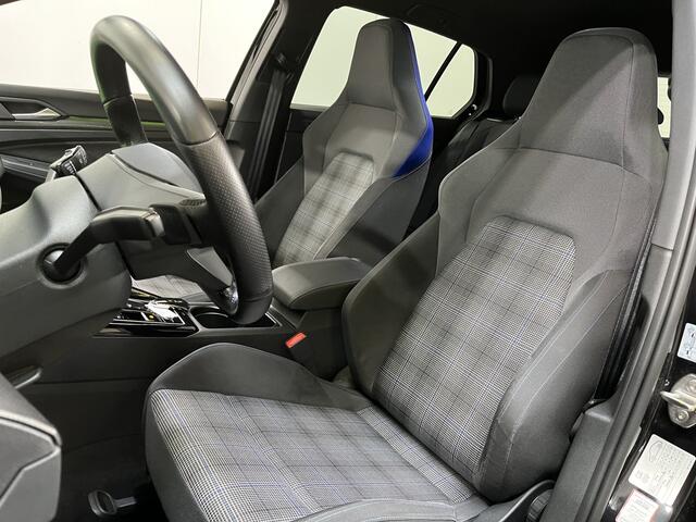 Volkswagen GOLF 1.4 eHybrid GTE / AUTOMAAT/ 245PK/ ELEKTR. TREKHAAK/ ADAPT. CRUISE/ NAVI/ APP-CONNECT/ PARK. SENSOREN + CAMERA/ RIJ-MODI/ MATRIX/ STOEL-STUUR VERWARM./ CLIMA 3-ZONE/ DAB