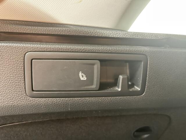 Volkswagen GOLF Variant 1.5 TSI 150pk-Highline Business R 110kw Carplay / ACC / ECC / Navi / PDC Executive-pakket / Winter Pakket