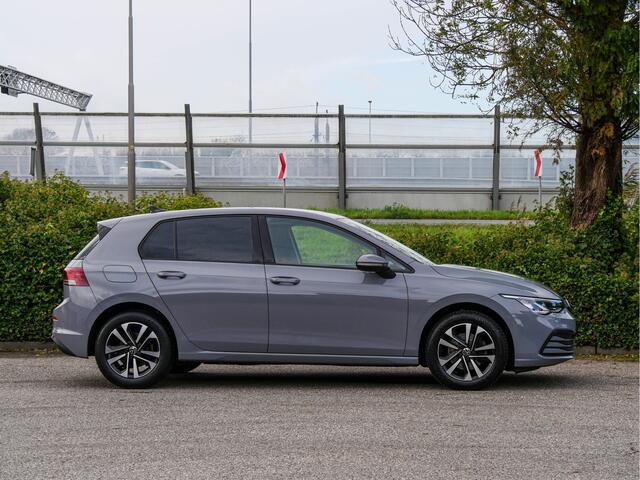 Volkswagen GOLF 1.5 eTSI 150PK Automaat Style | NAVIGATIE | CARPLAY | CRUISE CONTROL |