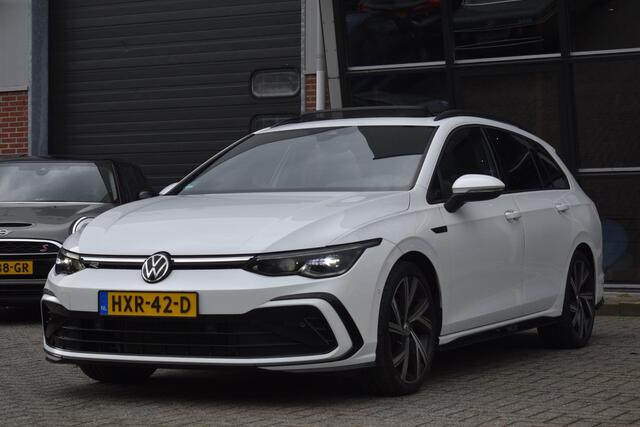 Volkswagen GOLF 1.5 eTSI R-Line Business+ Pano Keyless Lane Camera Trekhaak