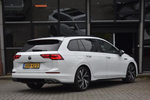 Volkswagen GOLF 1.5 eTSI R-Line Business+ Pano Keyless Lane Camera Trekhaak