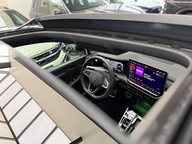 Volkswagen GOLF 1.5 R Line Pano / 360 / H&K / Trekhaak