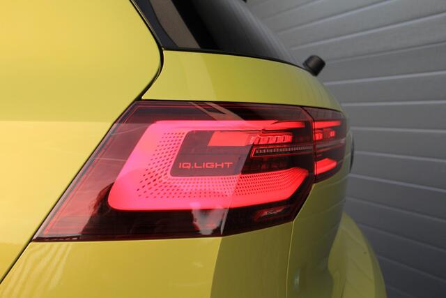 Volkswagen GOLF 1.4 eHybrid GTE Full option | Pano | Head up | IQ | LED verstralers | 19' Estoril | Stoelverwarming | Camera's | Parkeersensoren | Carplay |