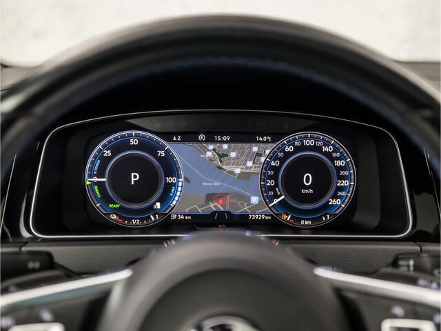Volkswagen GOLF 1.4 TSI PHEV GTE 204Pk Automaat (SCHUIFDAK, VIRTUAL COCKPIT, MEMORY SEATS, LEDER, APPLE CARPLAY, CAMERA, STOELVERWARMING, GETINT GLAS, ADAPTIVE CRUISE, KEYLESS, NIEUWSTAAT)