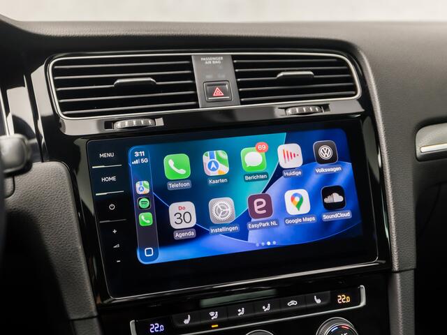 Volkswagen GOLF 1.4 TSI PHEV GTE 204Pk Automaat (SCHUIFDAK, VIRTUAL COCKPIT, MEMORY SEATS, LEDER, APPLE CARPLAY, CAMERA, STOELVERWARMING, GETINT GLAS, ADAPTIVE CRUISE, KEYLESS, NIEUWSTAAT)