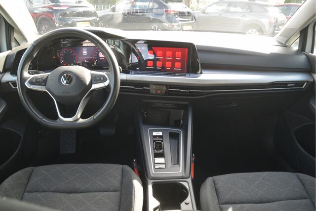Volkswagen GOLF 1.0 eTSI Life Carplay | Adaptive cruise | LMV | Clima | Bluetooth | Navi | PDC