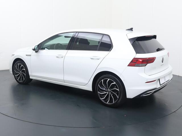 Volkswagen GOLF 1.5 TSI Style | 130 PK | Multifunctioneel stuurwiel | Cruisecontrol | Achteruitrij camera |