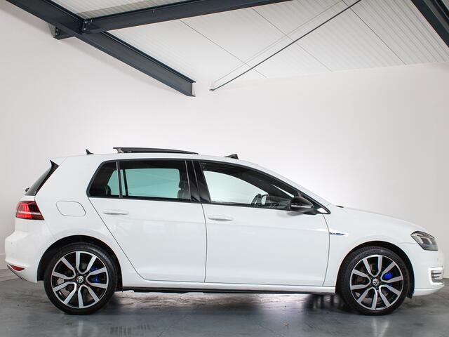 Volkswagen GOLF 1.4 TSI GTE, Panoramadak, Apple Carplay/Android auto, Leder, DAB, Goed onderhouden