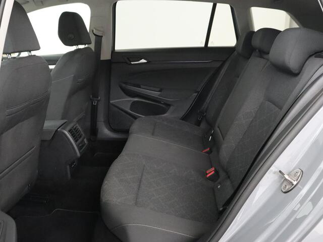 Volkswagen GOLF 1.0 TSI Life | Trekhaak | Stoelverwarming | Camera | Carplay | Adaptive cruise | Stuurverwarming | Navigatie | Getint glas | Full LED | Climate control | Digital Cockpit | Sfeerverlichting