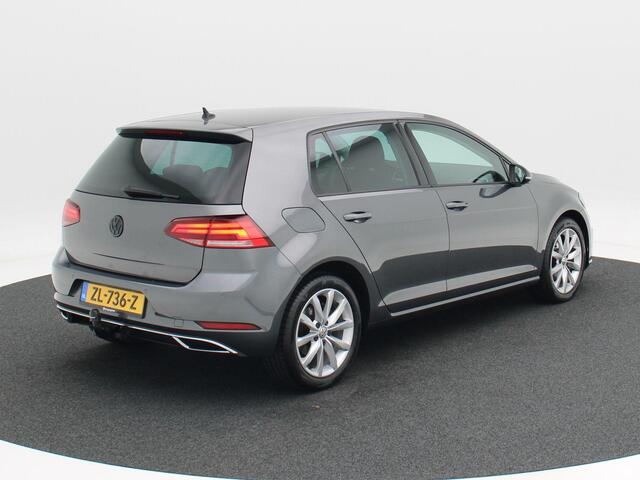 Volkswagen GOLF 1.6 TDi Highline 115 Pk Automaat | Adaptive Cruise | Digitaal Dashboard | CarPlay | Navigatiesysteem | Trekhaak | Parkeersensoren |16 Inch