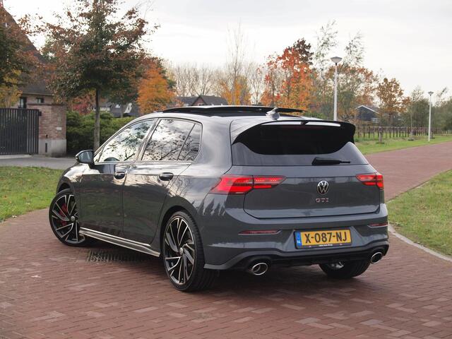 Volkswagen GOLF 2.0 TSI GTI | Panoramadak | Camera | Apple Carplay | Cruise Control | Automaat |