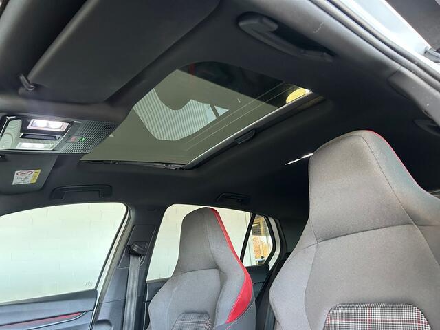 Volkswagen GOLF 2.0 TSI GTI DSG Panodak / IQ / DCC / Harman Kardon /Stoel-/stuurverwarming Keyless entry / Spiegelpakket