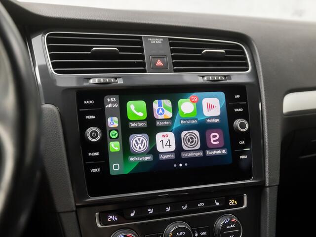 Volkswagen GOLF 1.0 TSI Sport Automaat (APPLE CARPLAY, CLIMATE, STOELVERWARMING, SPORTSTOELEN, LM VELGEN, GETINT GLAS, CRUISE, NIEUWSTAAT)