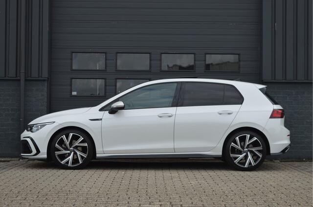 Volkswagen GOLF 1.5 eTSI R-Line | PANO | ACC | CARPLAY | SFEERVERLICHTING |