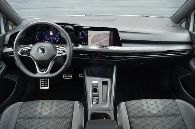 Volkswagen GOLF 1.5 eTSI R-Line | PANO | ACC | CARPLAY | SFEERVERLICHTING |