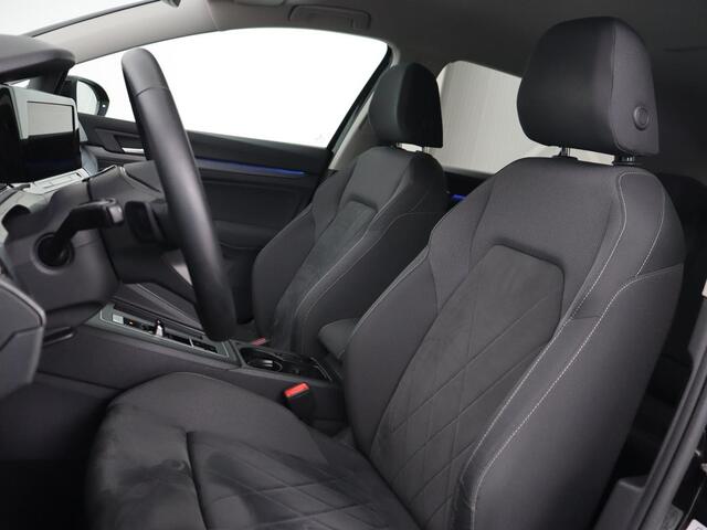 Volkswagen GOLF 1.4 eHybrid Style | Stoelverwarming | Massage | Carplay | Sfeerverlichting | Navigatie | Memory | Adaptive cruise | Full LED | Parkeerhulp | Getint glas | PHEV | Plug In