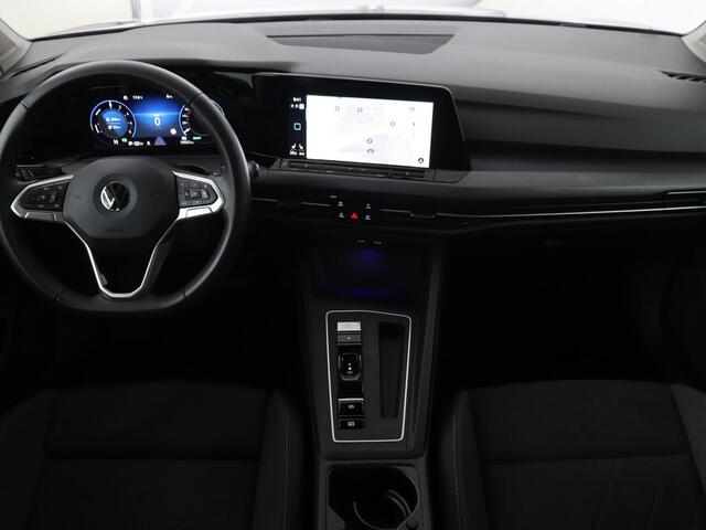 Volkswagen GOLF 1.4 eHybrid Style | Stoelverwarming | Massage | Carplay | Sfeerverlichting | Navigatie | Memory | Adaptive cruise | Full LED | Parkeerhulp | Getint glas | PHEV | Plug In