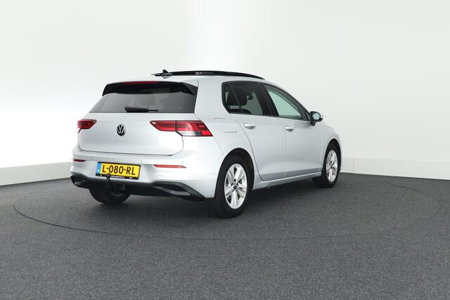 Volkswagen GOLF 1.5 TSI Comfortline Trekhaak Panoramadak Navigatie Stoelverwarming