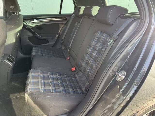 Volkswagen GOLF 1.4 TSI GTE Connected Series | RIJKLAAR | BTW | Leder | Navi