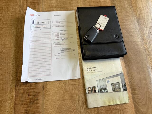 Volkswagen GOLF 1.4 TSI GTE Connected Series | RIJKLAAR | BTW | Leder | Navi