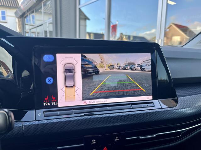 Volkswagen GOLF 1.5 eTSI Style Wolfsburg edition Carplay Pano Stoelverwarming