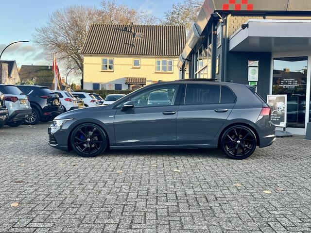 Volkswagen GOLF 1.5 eTSI Style Wolfsburg edition Carplay Pano Stoelverwarming