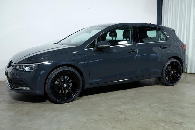 Volkswagen GOLF 1.4 eHybrid Style Let op 19 " velgen netto meerprijs