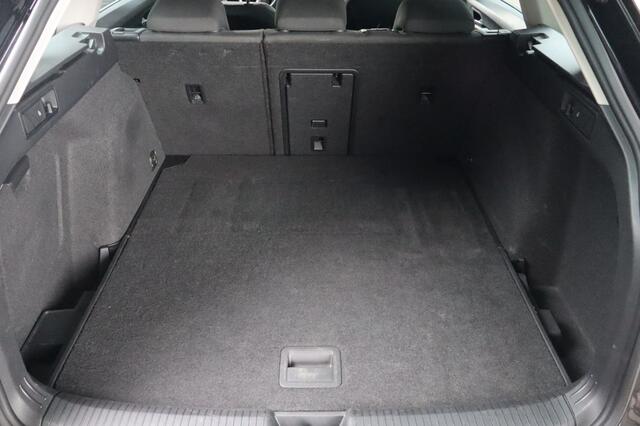 Volkswagen GOLF 1.5 eTSI Style | Geen import | Navi | Cruise | Sfeerverlichting