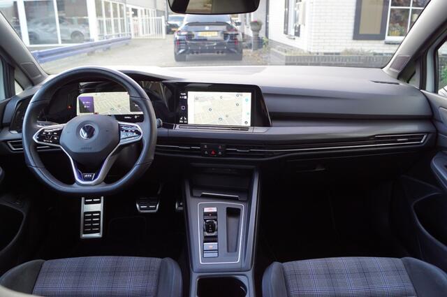 Volkswagen GOLF GTE 1.4 TSI Hybride (245pk) DSG Panodak/Key-less/Virtual/ACC/Camera/19 inch