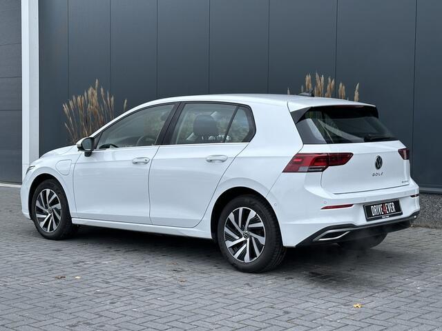 Volkswagen GOLF 1.4 eHybrid M22 SFEER NAVI CAMERA PDC IQ LIGHT LED