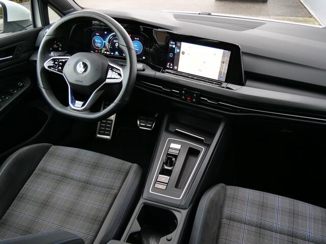 Volkswagen GOLF 1.4 eHybrid 204pk GTE Automaat Stoelverwarming / Apple Carplay / Adapative cruise