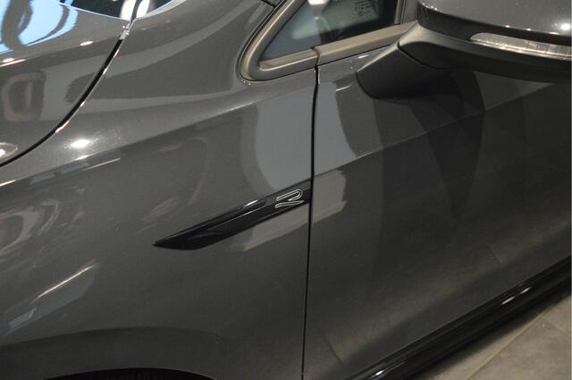 Volkswagen GOLF 1.5 eTSI 3X R-LINE navi pano camera trekhaak 18 inch 150 pk !!