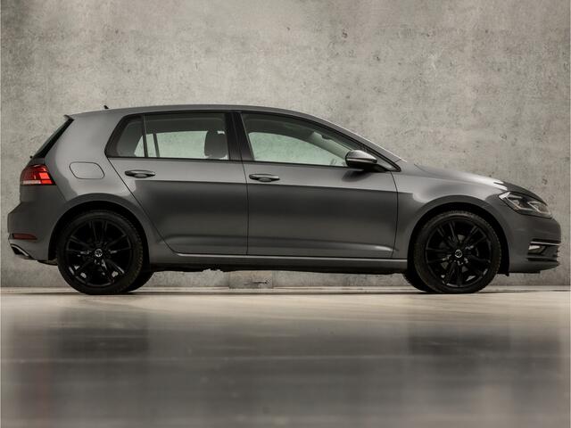 Volkswagen GOLF 1.4 TSI Highline Business R (VIRTUAL COCKPIT, APPLE CARPLAY, GROOT NAVI, LED KOPLAMPEN, ALCANTARA, SPORTSTOELEN, STOELVERWARMING, PARKEERSENSOREN, NIEUWE APK, NIEUWSTAAT)