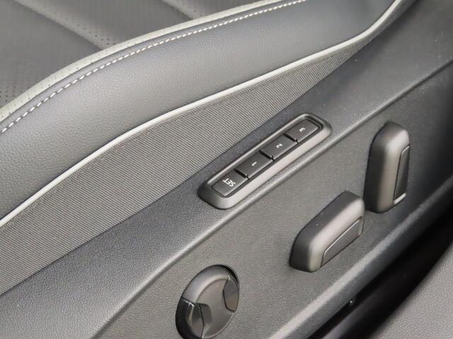 Volkswagen GOLF 1.5 eHybrid GTE | pano dak | lederen bekleding | 360 camera | stoelverwarming + ventilatie