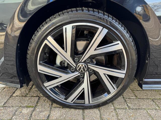 Volkswagen GOLF 1.5 eTSI R-Line | 150PK | DSG | Panoramadak, El. Trekhaak | Navi | LMW 18" | 1e eig. | IQ light |mooi!