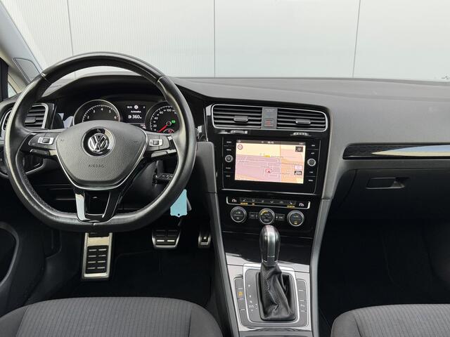 Volkswagen GOLF 1.5 TSI Highline Business R Automaat/Camera/Apple Carplay.