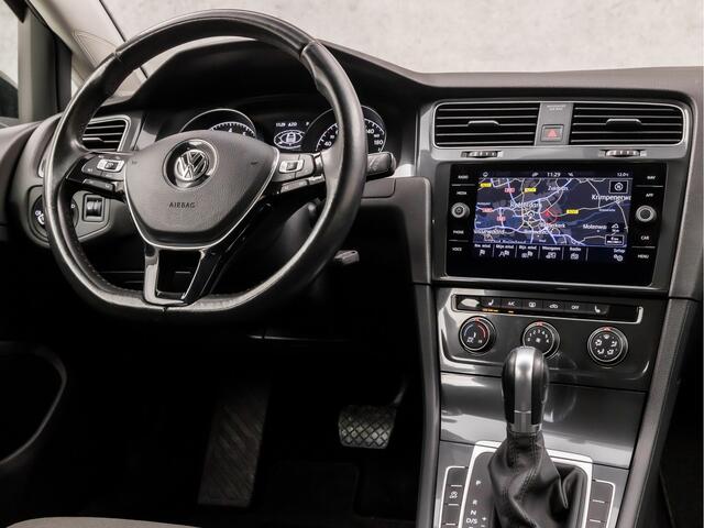 Volkswagen GOLF 1.0 TSI Highline Sportline Automaat (APPLE CARPLAY, GROOT NAVI, STOELVERWARMING, GETINT GLAS, ALCANTARA, ADAPTIVE CRUISE, SPORTSTOELEN, LM VELGEN, PARKEERSENSOREN, NIEUWSTAAT)
