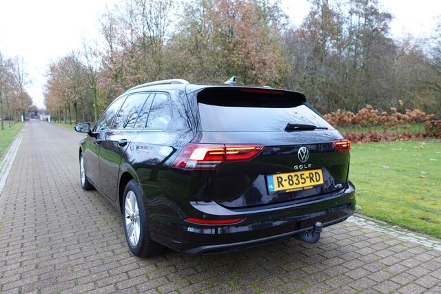 Volkswagen GOLF Variant 1.5 eTSI R-Line | Trekhaak | Stoelverwarming | Stuurwielverw. | CarPlay | Sfeerverlichting | BTW