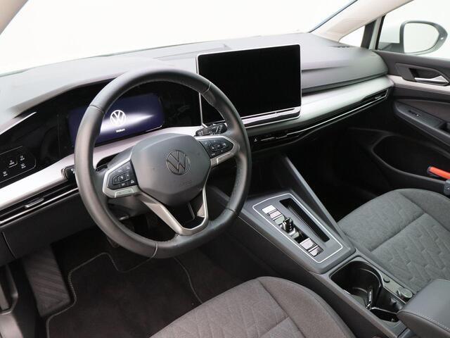 Volkswagen GOLF 1.5 eTSi 115 Pk Automaat Life Edition | Adaptive Cruise | 19 Inch | Climate Control | Stoelverwarming | Navigatie | Camera | Carplay | 31.146 Km!!